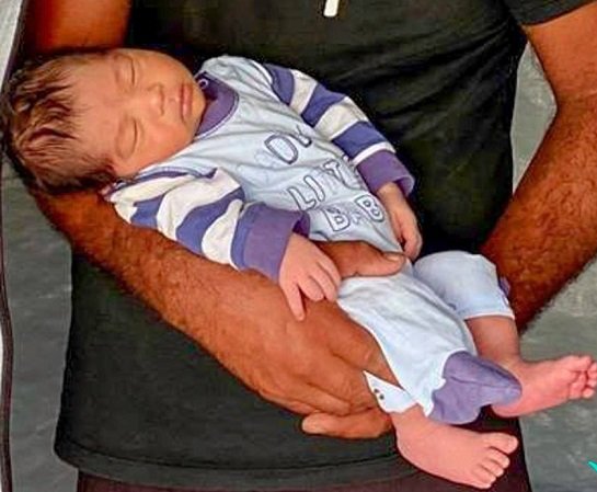 First Aid For Newborns On Lesbos Just Human Menschlichkeit Grenzenlos